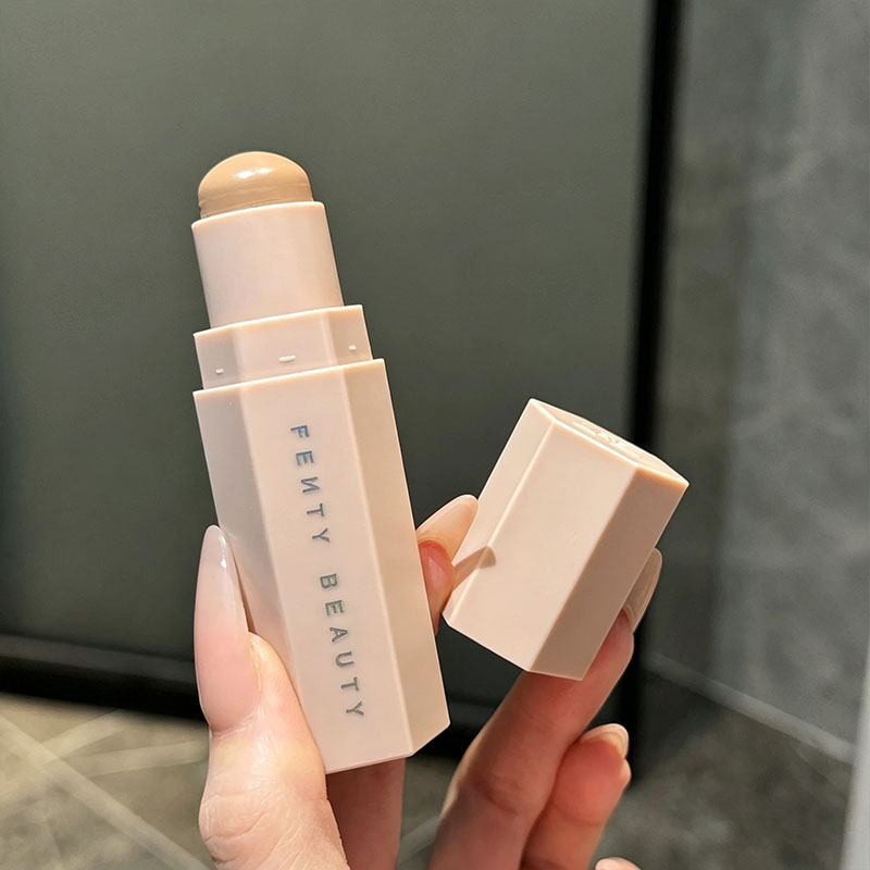 Barra de Contorno Fenty Beauty - Fenty Beauty Makeup Highlighter reseña y precio