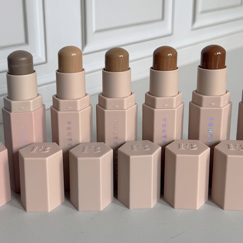 Barra de Contorno Fenty Beauty - Fenty Beauty Makeup Highlighter reseña y precio