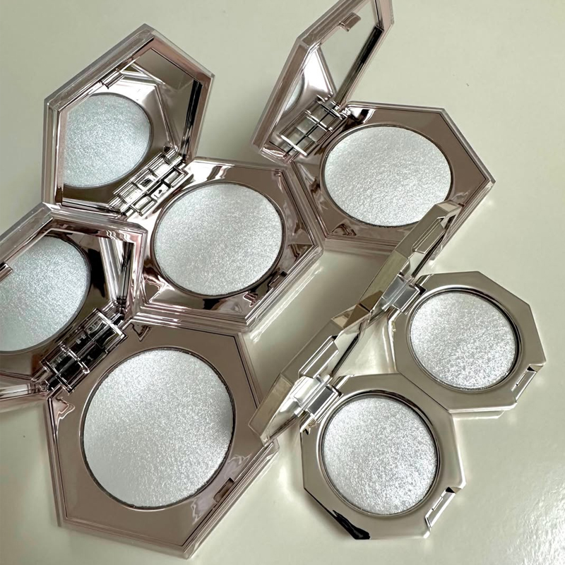 Fenty Beauty Body Diamond 3D H - Fenty Beauty Makeup Highlighter reseña y precio